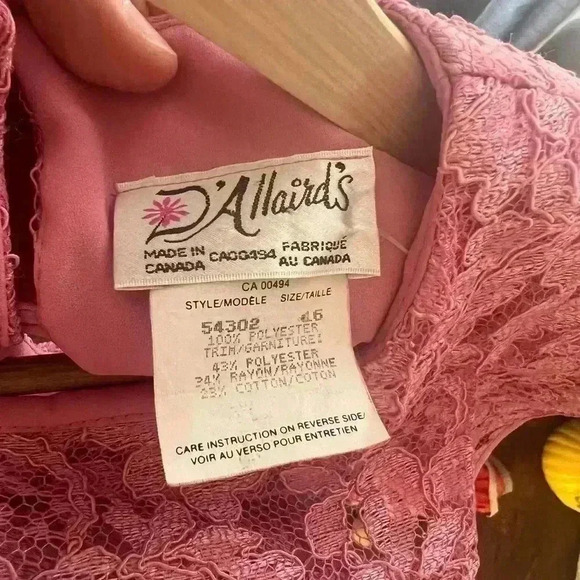 Vintage Ladies’ Size 16 Dress with Pleated Skirt  and Floral Lace Top - Picture 5 of 6